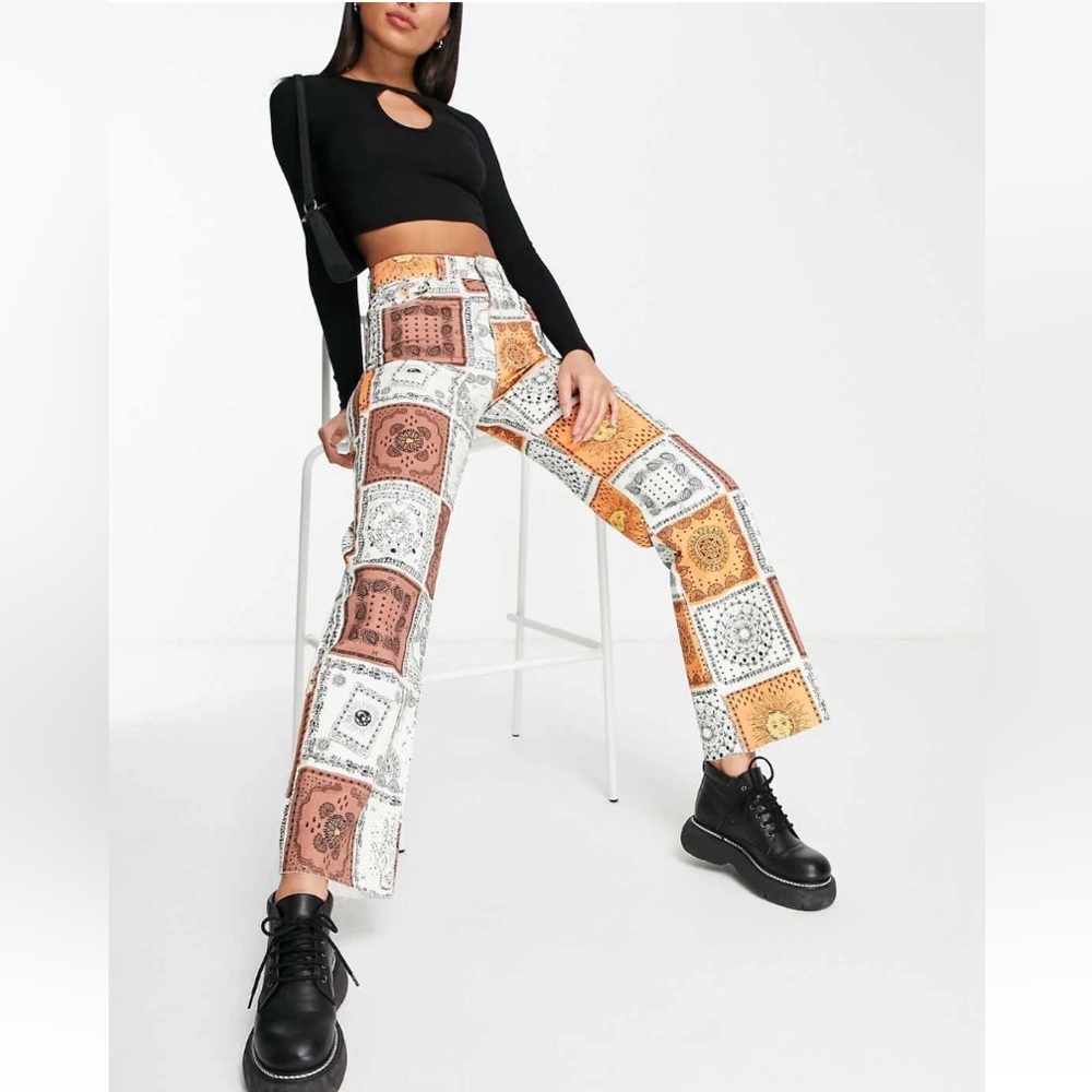 NWT Stradivarius Size 2 Multicolored Celestial Print Straight Fit Jeans